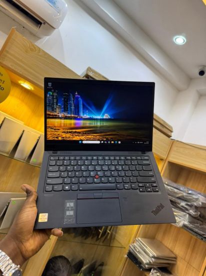 Picture of Lenovo Thinkpad X1 Carbon Gen 8